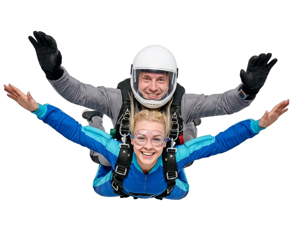 Parachutesprong met z'n tweeën, ook wel tandemsprong genoemd, bij zonnig weer, vrije vlucht